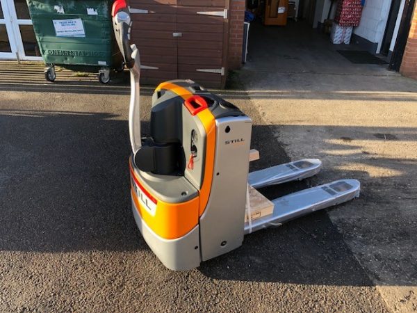 Used but New STILL EXU16 Pallet Truck