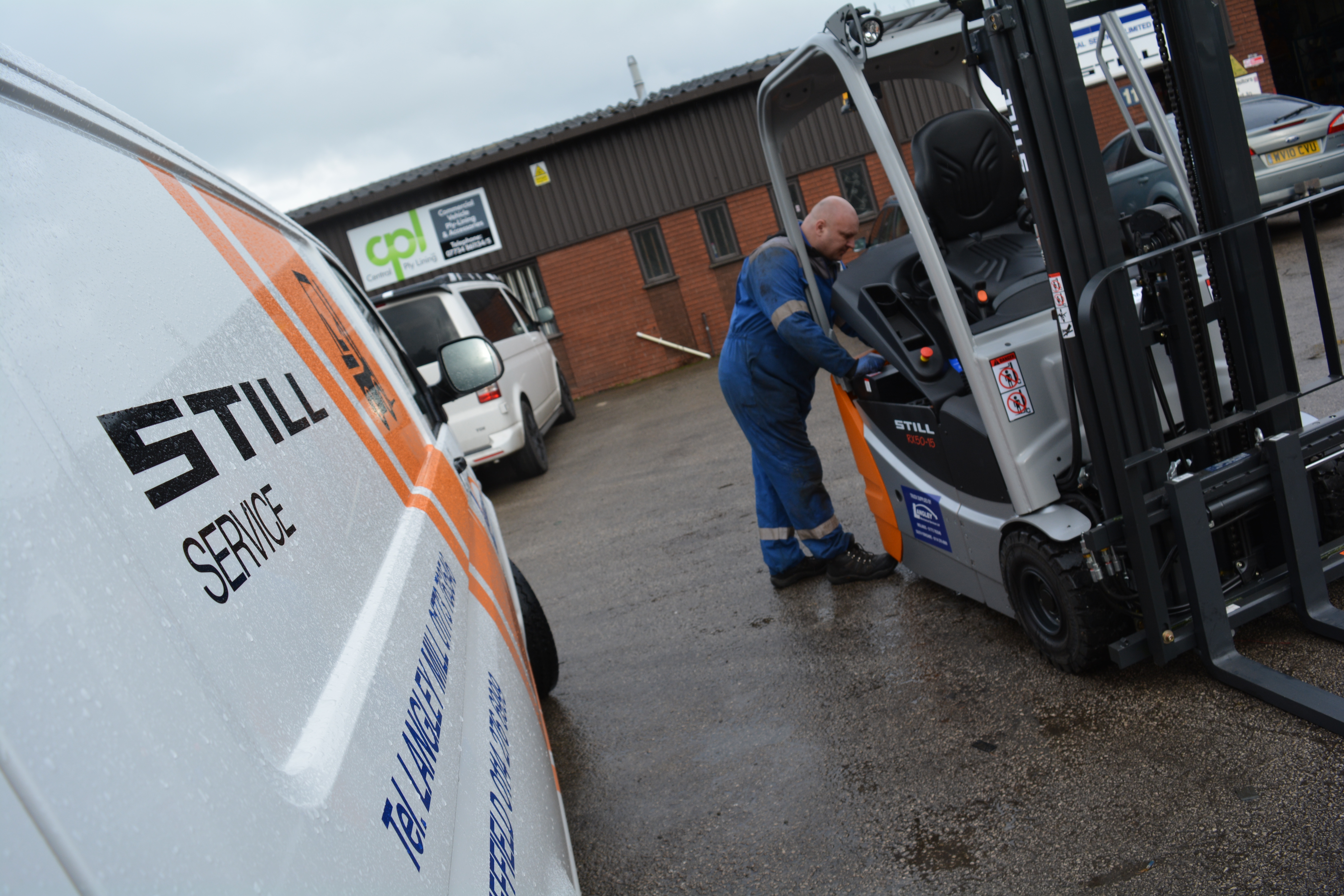 Forklift Service, do's and don'ts of maintaining your forklift