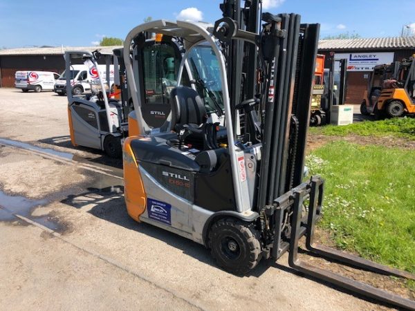 Still 3 Wheel Electric Forklift