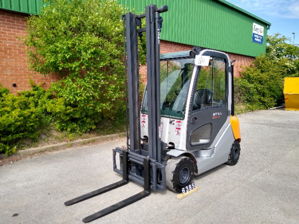 Still 2500kgs Diesel Forklift with cab 1