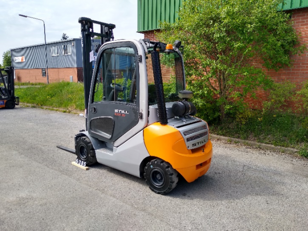 Still 2500kgs Diesel Forklift with cab 2
