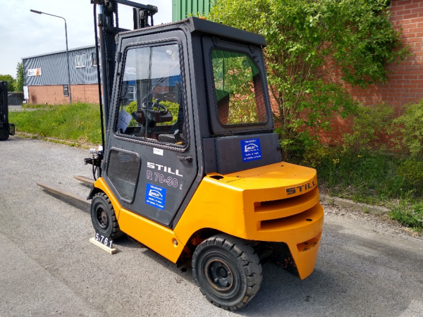 Still 3000kgs Diesel Forklift with cab 1