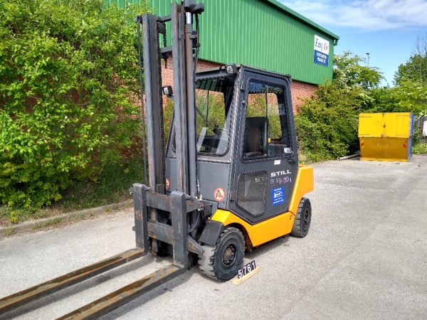 Still 3000kgs Diesel with cab 2