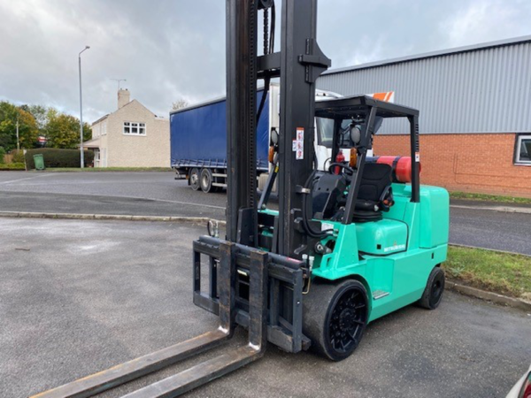 Mitsubishi Compact 7000kgs Gas