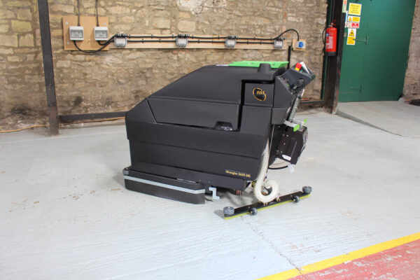 INDUSTRIAL WALK BEHIND SCRUBBER DRIER 1