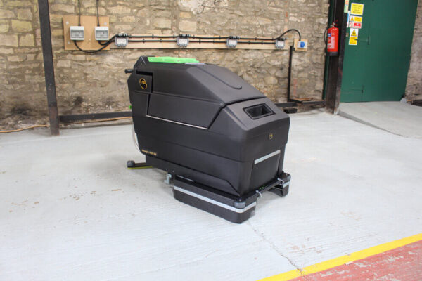 INDUSTRIAL WALK BEHIND SCRUBBER DRIER 3