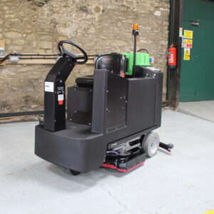 SMALL RIDE ON SCRUBBER DRIER