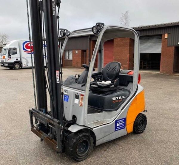 STILL-Compact-Gas-Truck-3