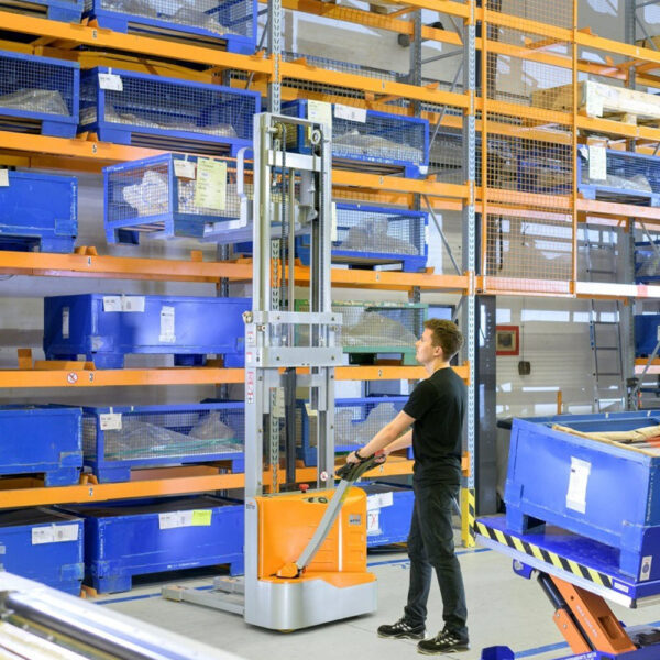 ECV-10-High-Lift-Stackers-3